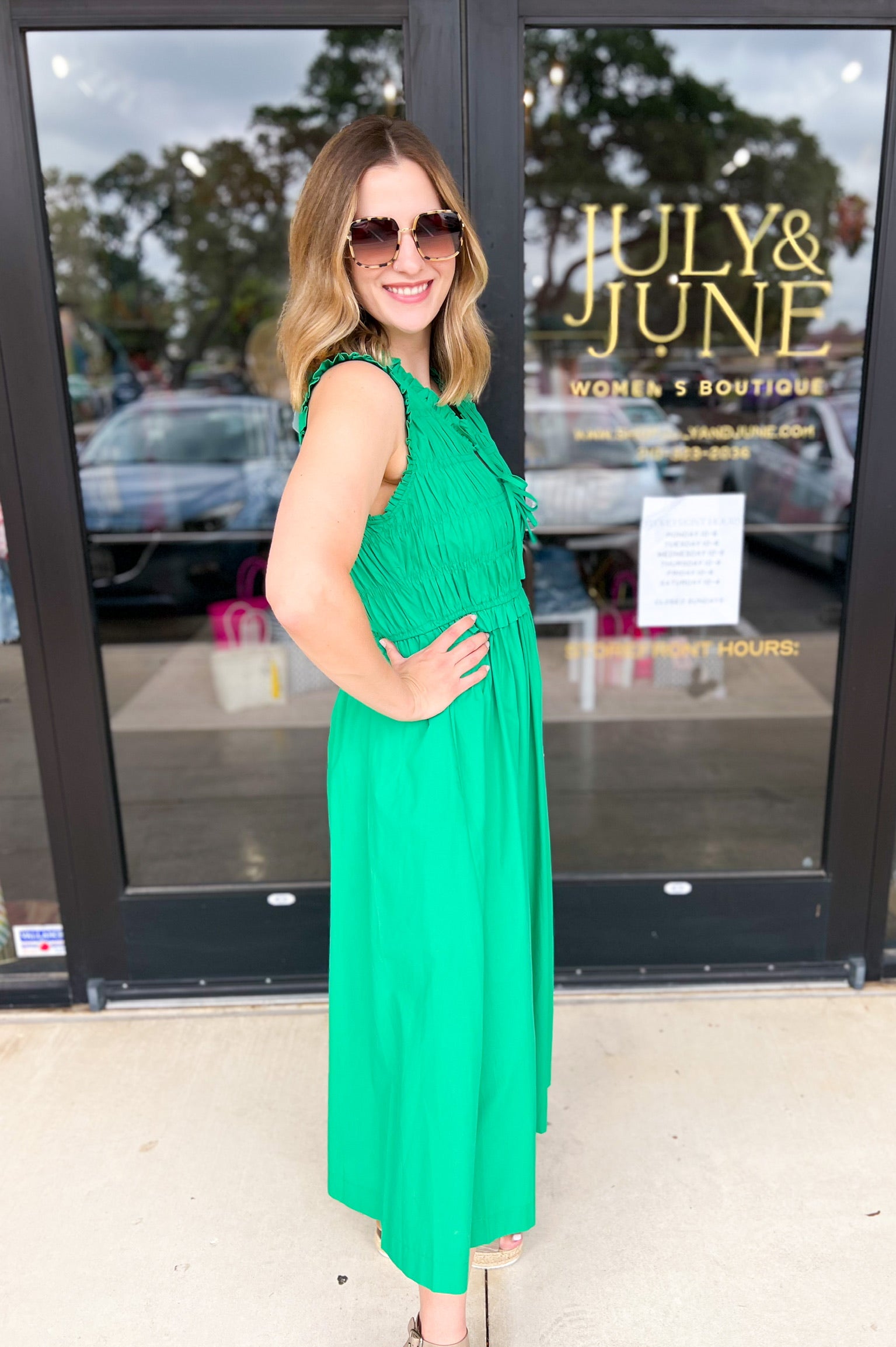 A Day To Remember Midi Dress - Kelly Green-500 Midi-PINCH-July & June Women's Fashion Boutique Located in San Antonio, Texas
