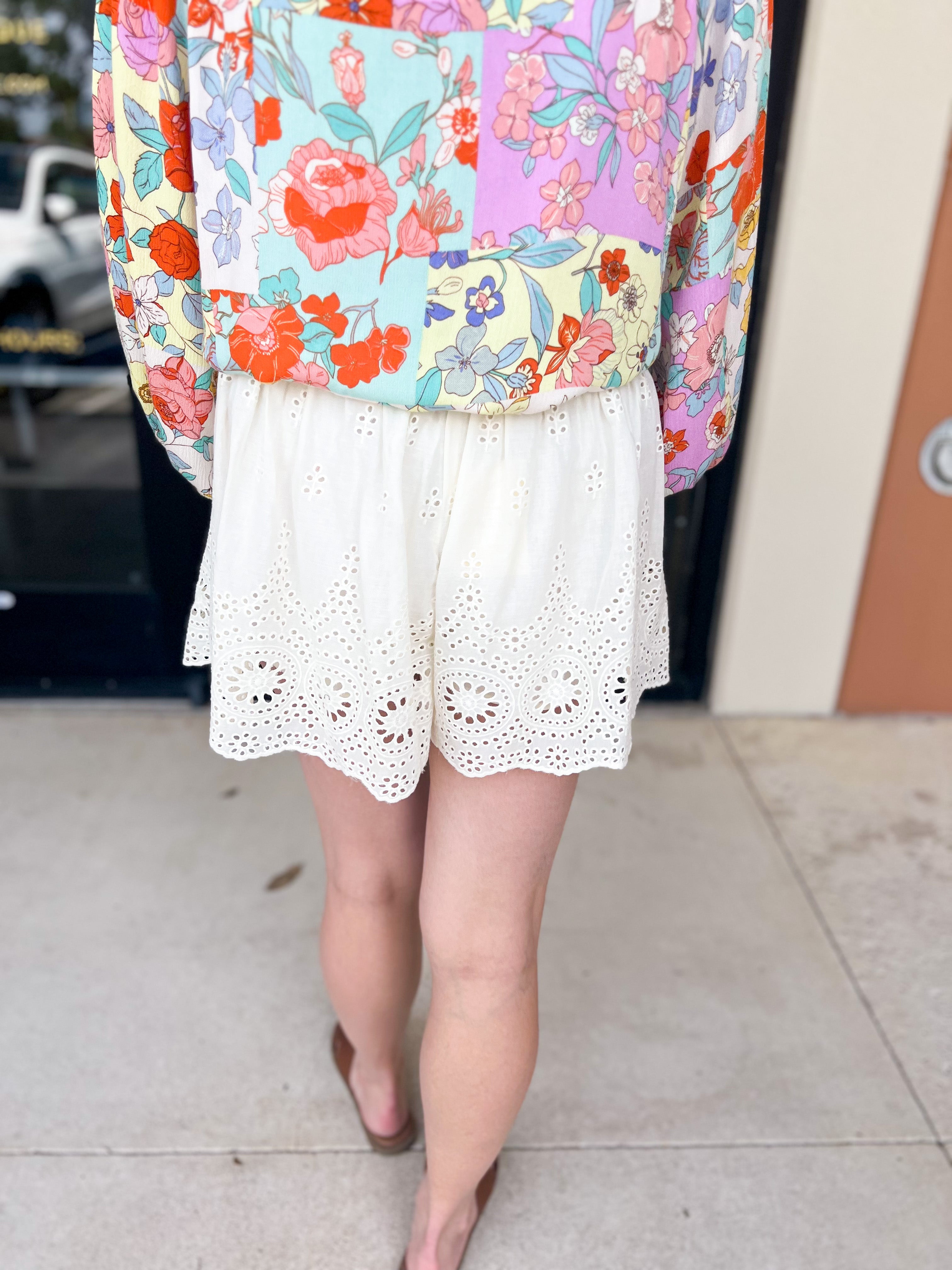 Feminine Crochet Shorts - Cream-510 Mini-ENTRO-July & June Women's Fashion Boutique Located in San Antonio, Texas