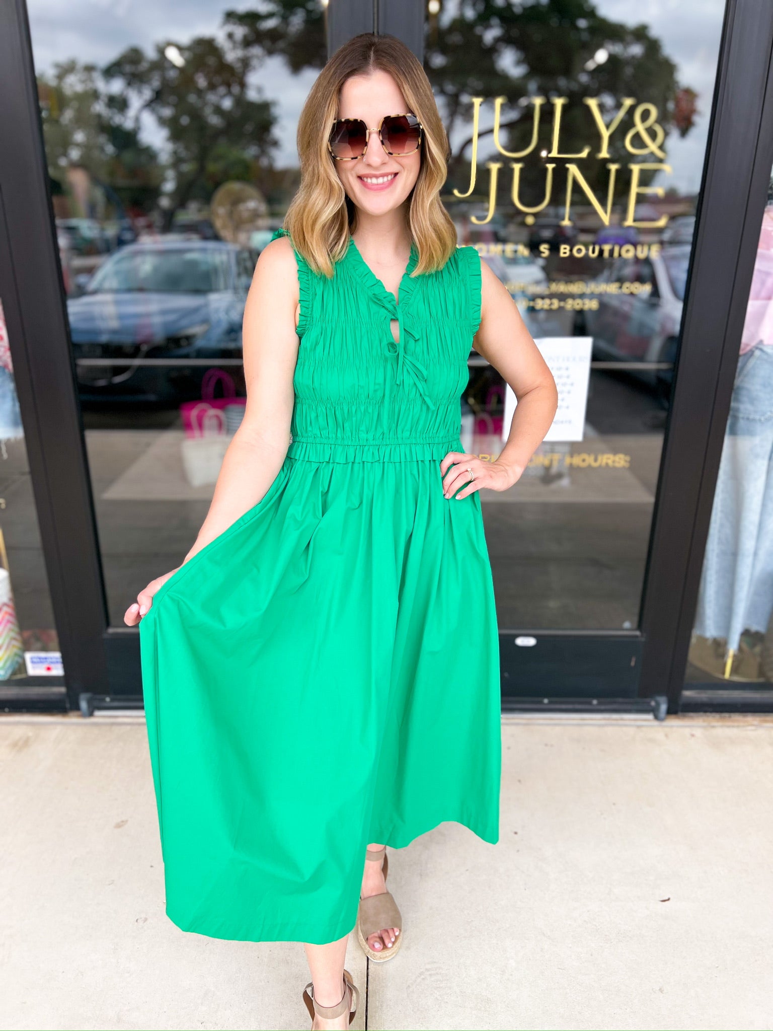 A Day To Remember Midi Dress - Kelly Green-500 Midi-PINCH-July & June Women's Fashion Boutique Located in San Antonio, Texas