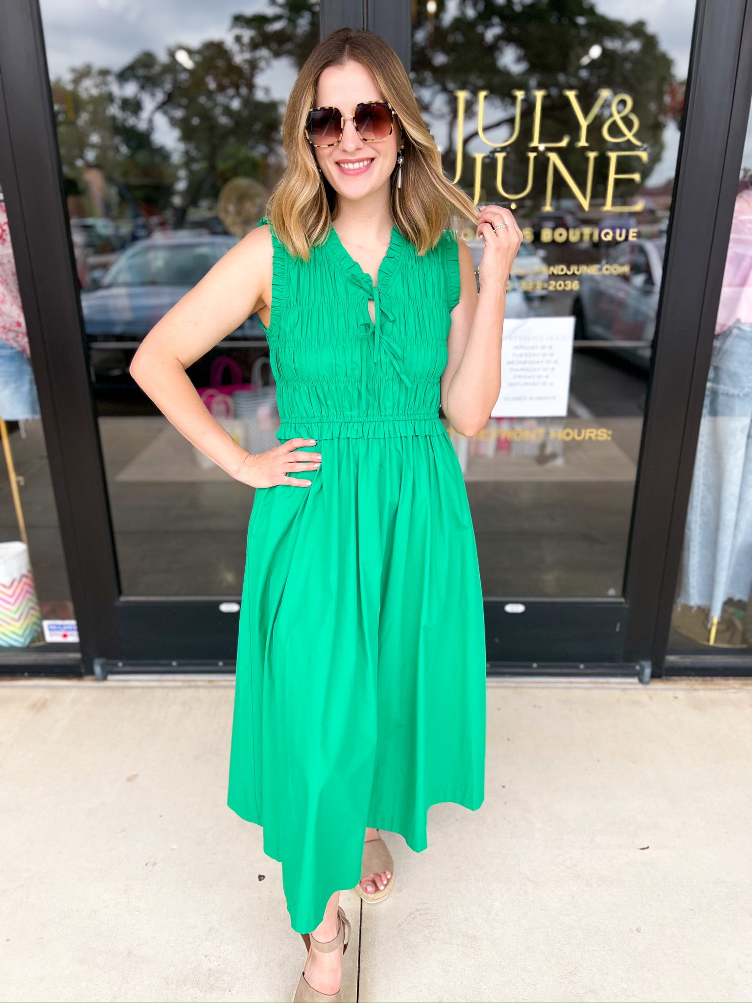 A Day To Remember Midi Dress - Kelly Green-500 Midi-PINCH-July & June Women's Fashion Boutique Located in San Antonio, Texas
