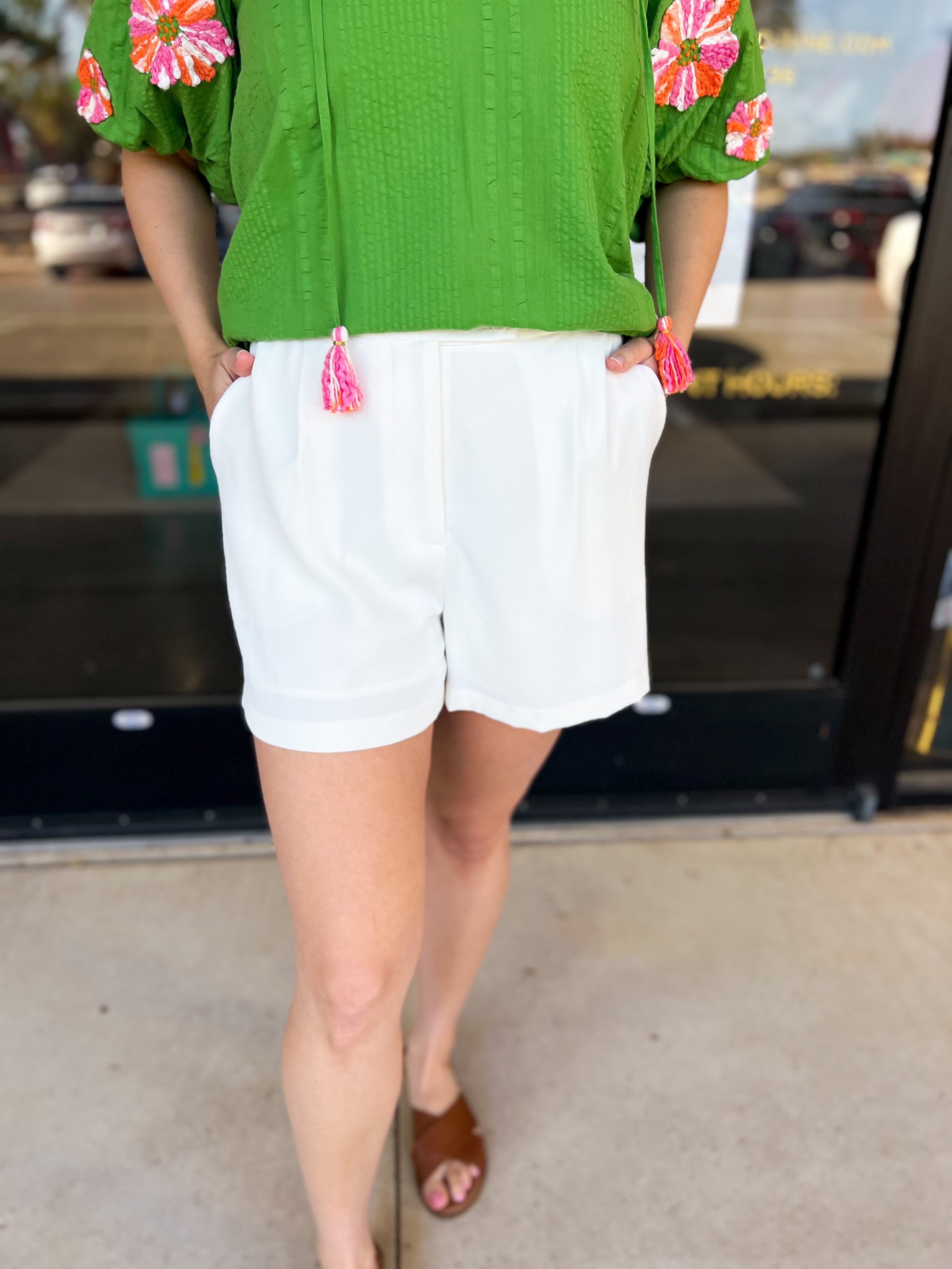 Chic Shorts - Ivory-410 Shorts/Skirts-SKIES ARE BLUE-July & June Women's Fashion Boutique Located in San Antonio, Texas