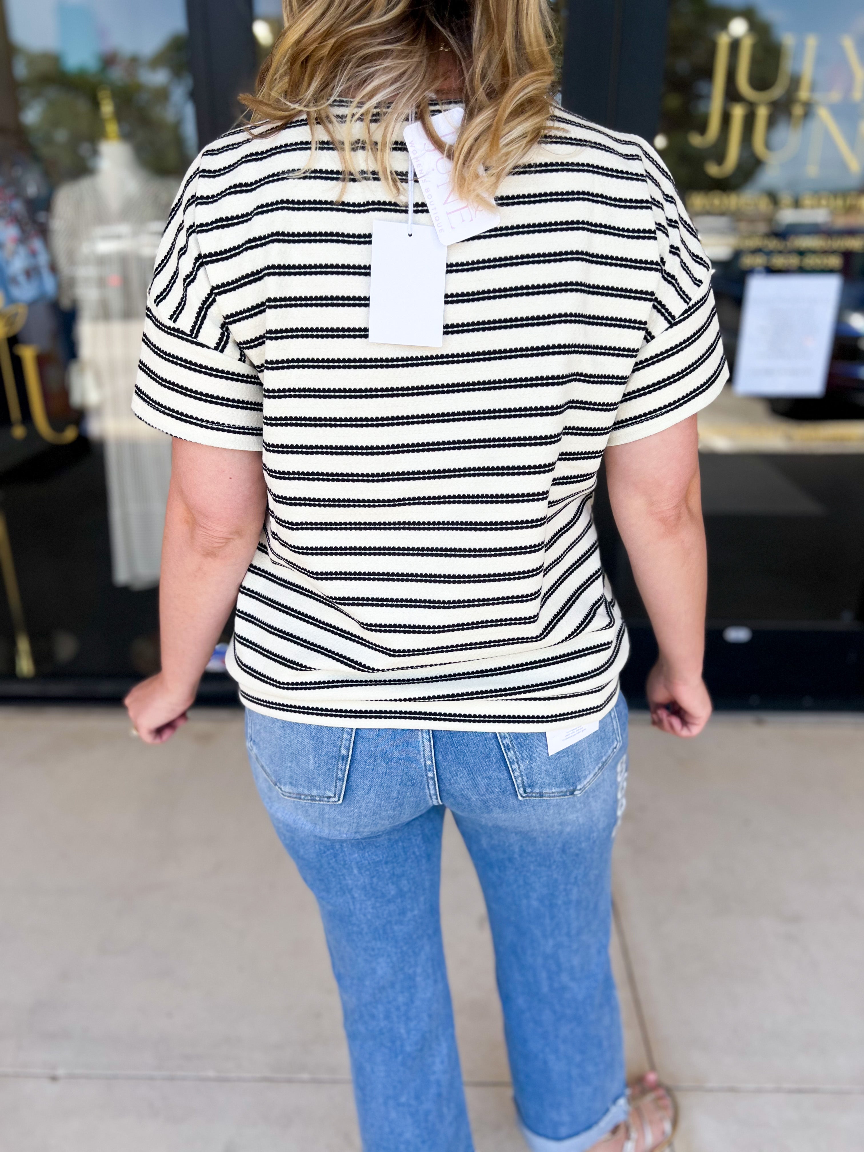 Black & White Knit Tee-210 Casual Blouses-POLOGRAM-July & June Women's Fashion Boutique Located in San Antonio, Texas