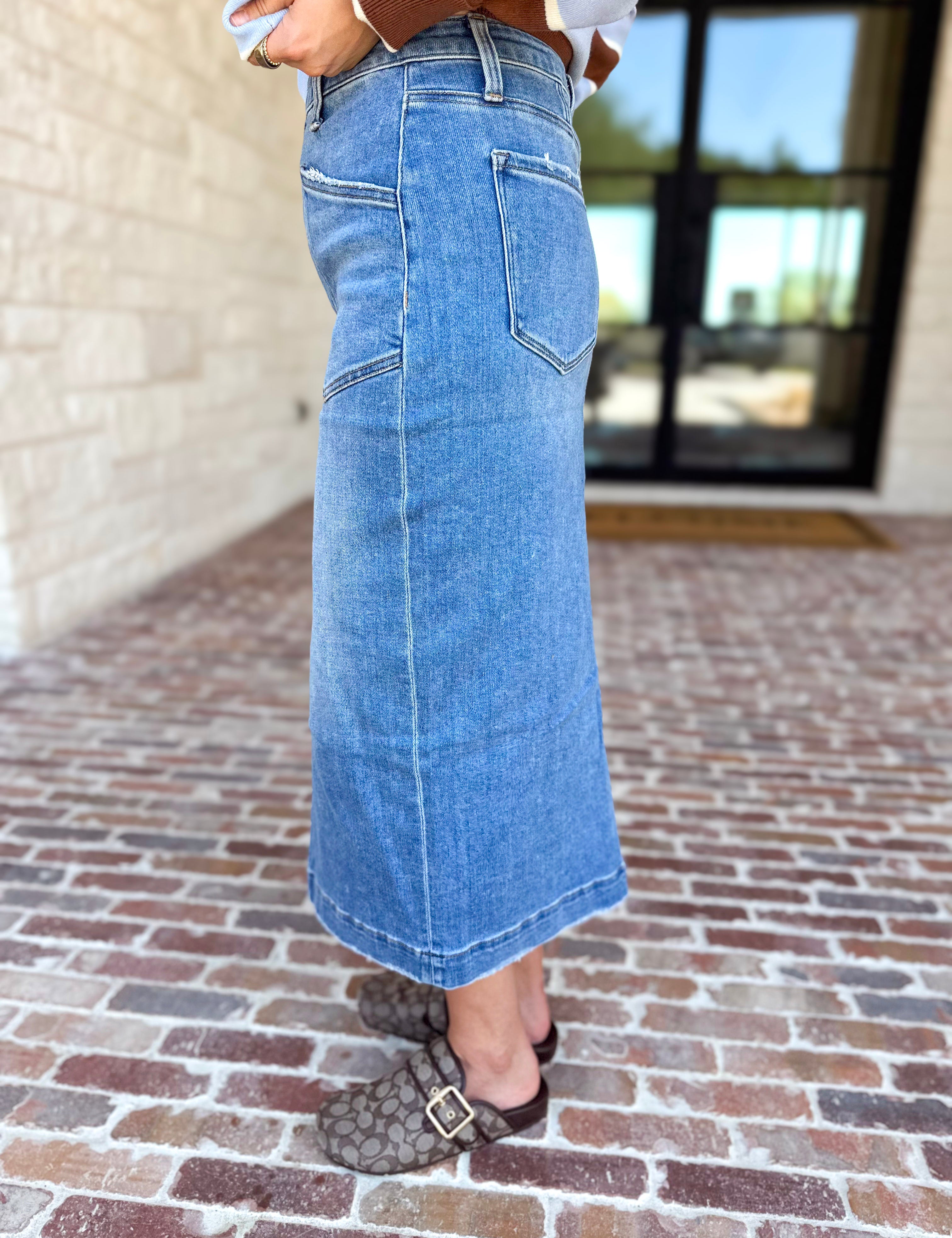 Vervet - Patch Pocket Denim Midi Skirt-410 Shorts/Skirts-VEVERT BY FLYING MONKEY-July & June Women's Fashion Boutique Located in San Antonio, Texas