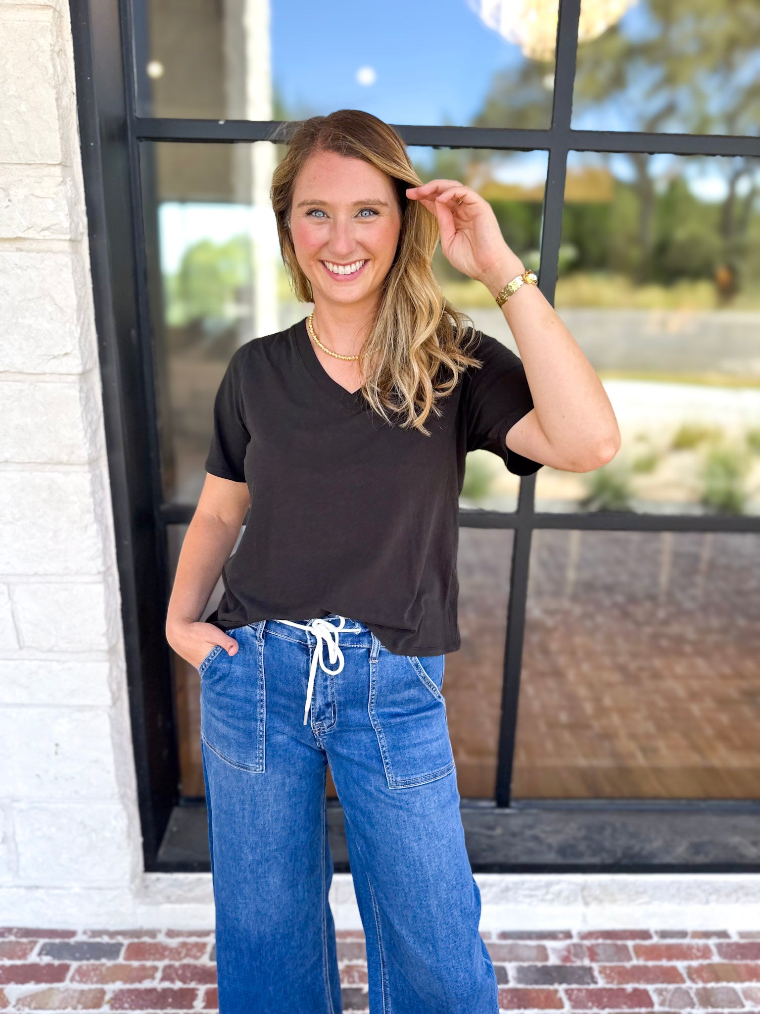 Everyday Essential V-Neck Tee - Black-210 Casual Blouses-MONO B-July & June Women's Fashion Boutique Located in San Antonio, Texas
