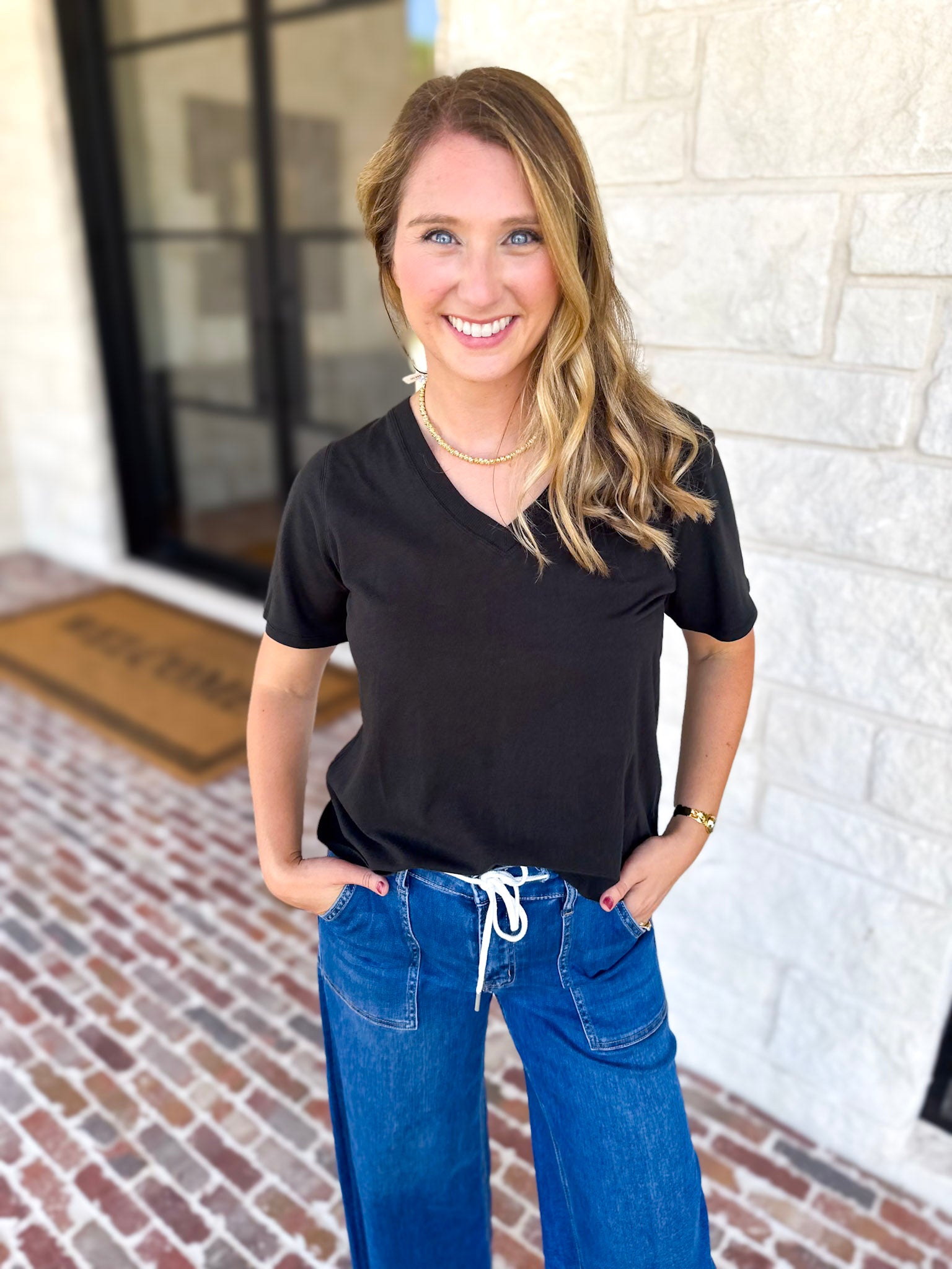 Everyday Essential V-Neck Tee - Black-210 Casual Blouses-MONO B-July & June Women's Fashion Boutique Located in San Antonio, Texas