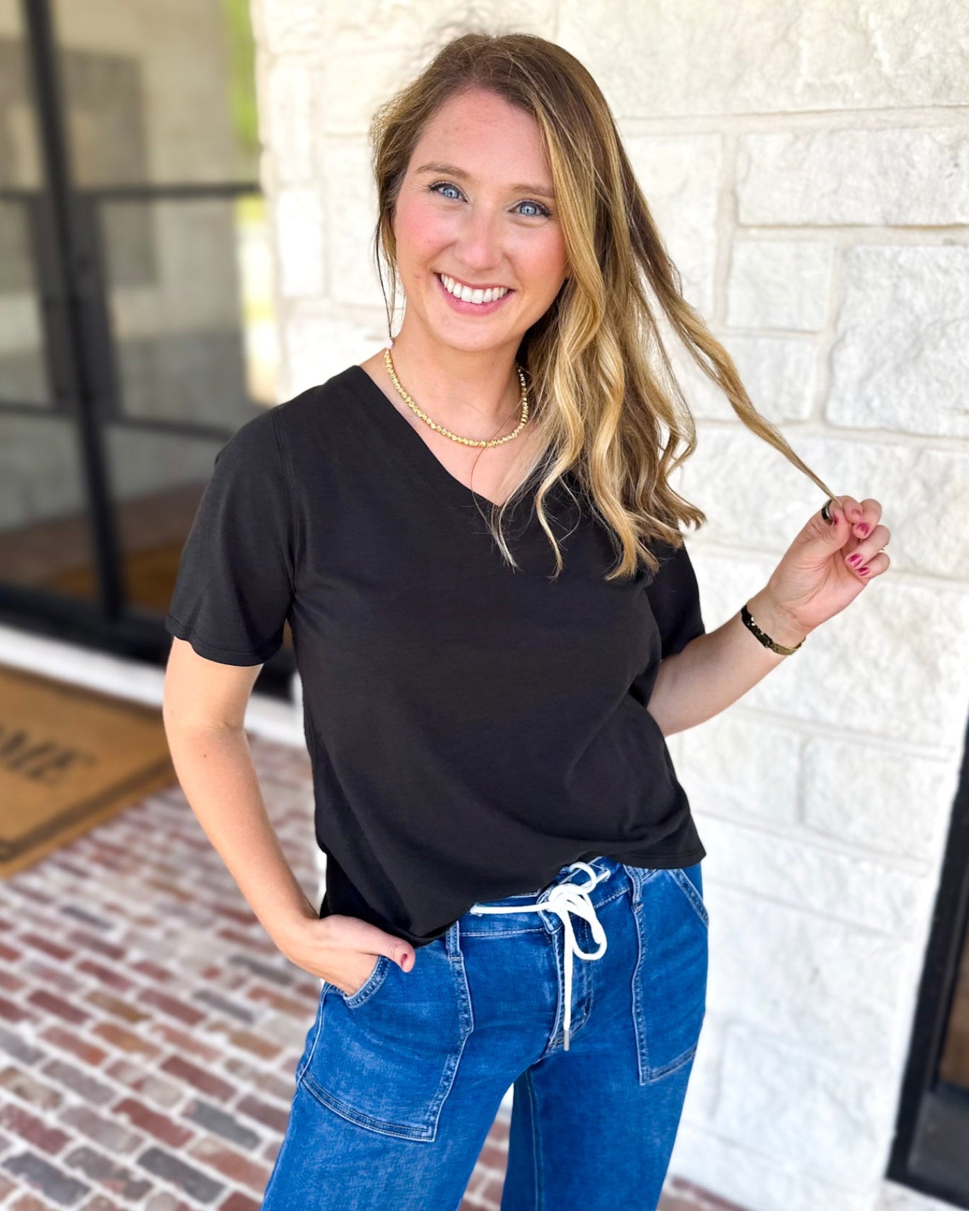 Everyday Essential V-Neck Tee - Black-210 Casual Blouses-MONO B-July & June Women's Fashion Boutique Located in San Antonio, Texas