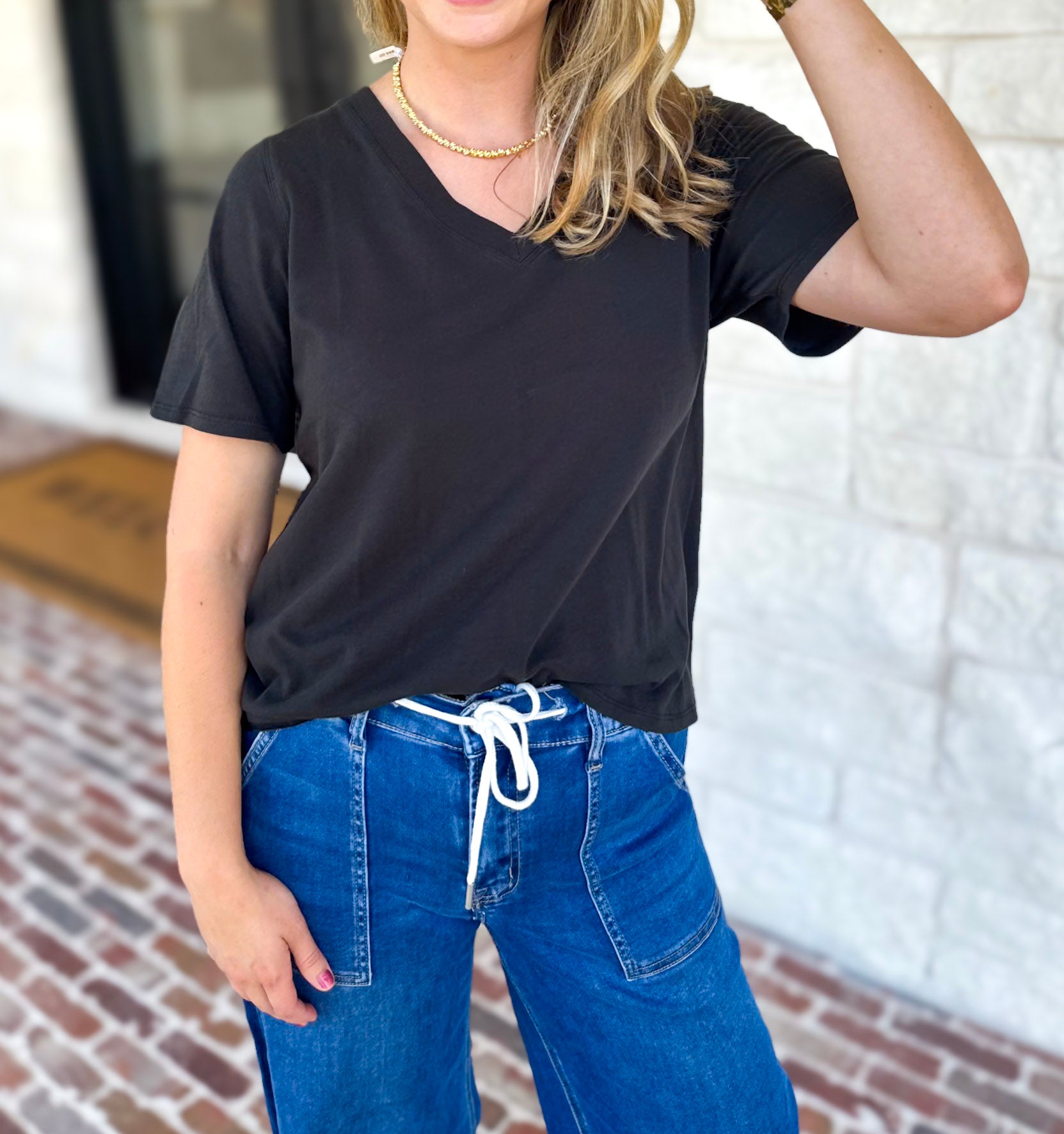 Everyday Essential V-Neck Tee - Black-210 Casual Blouses-MONO B-July & June Women's Fashion Boutique Located in San Antonio, Texas