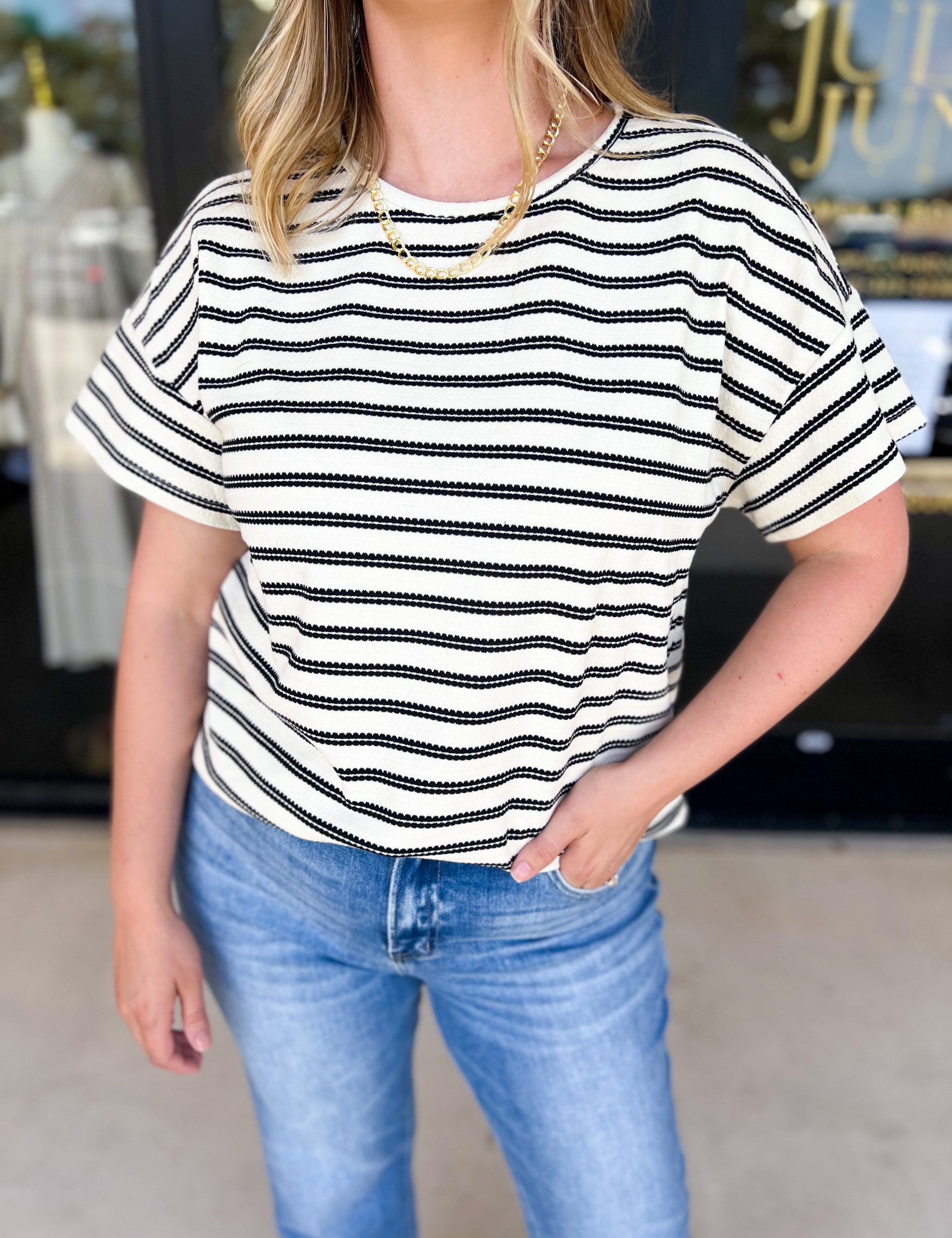 Black & White Knit Tee-210 Casual Blouses-POLOGRAM-July & June Women's Fashion Boutique Located in San Antonio, Texas