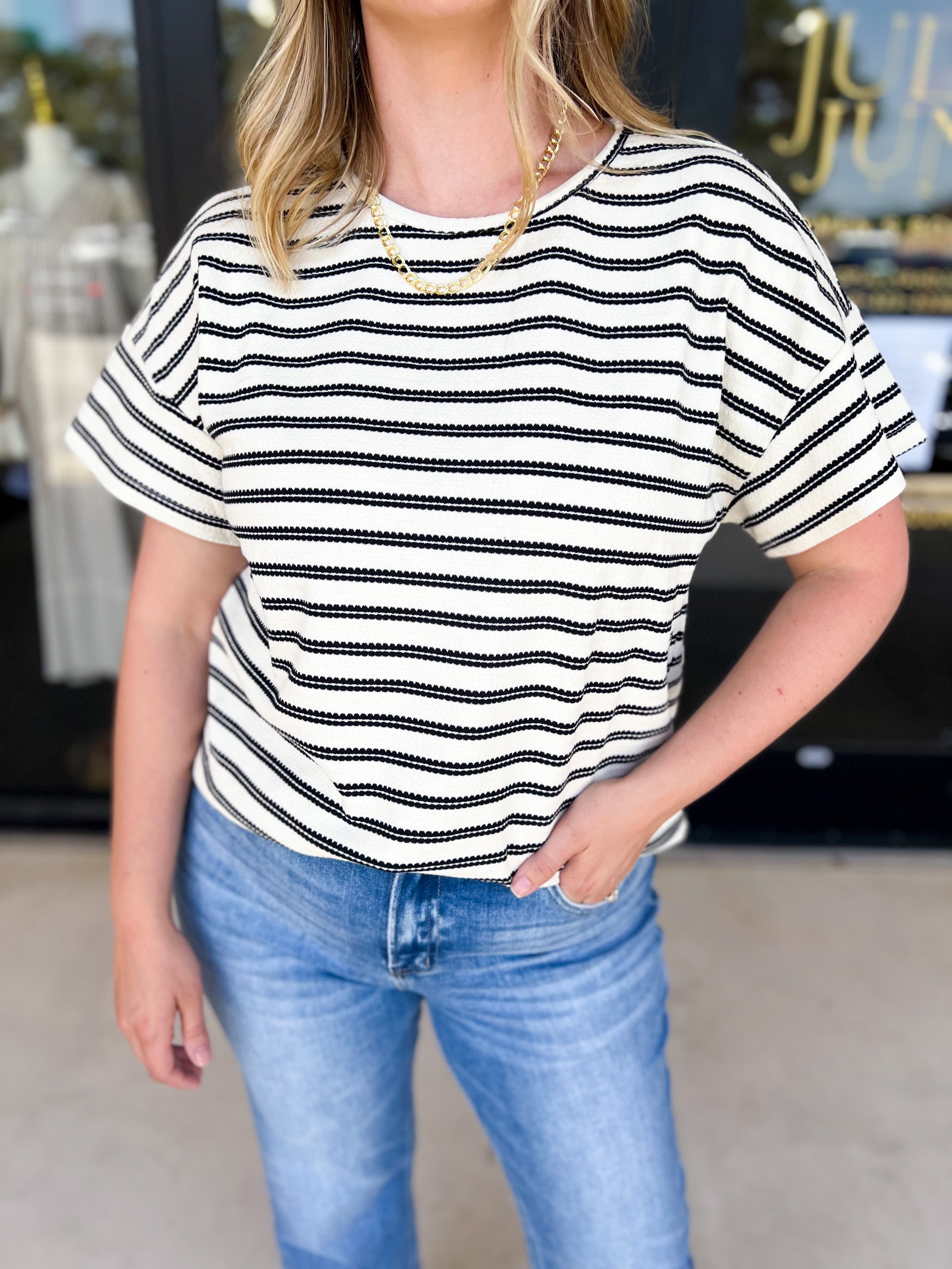 Black & White Knit Tee-210 Casual Blouses-POLOGRAM-July & June Women's Fashion Boutique Located in San Antonio, Texas