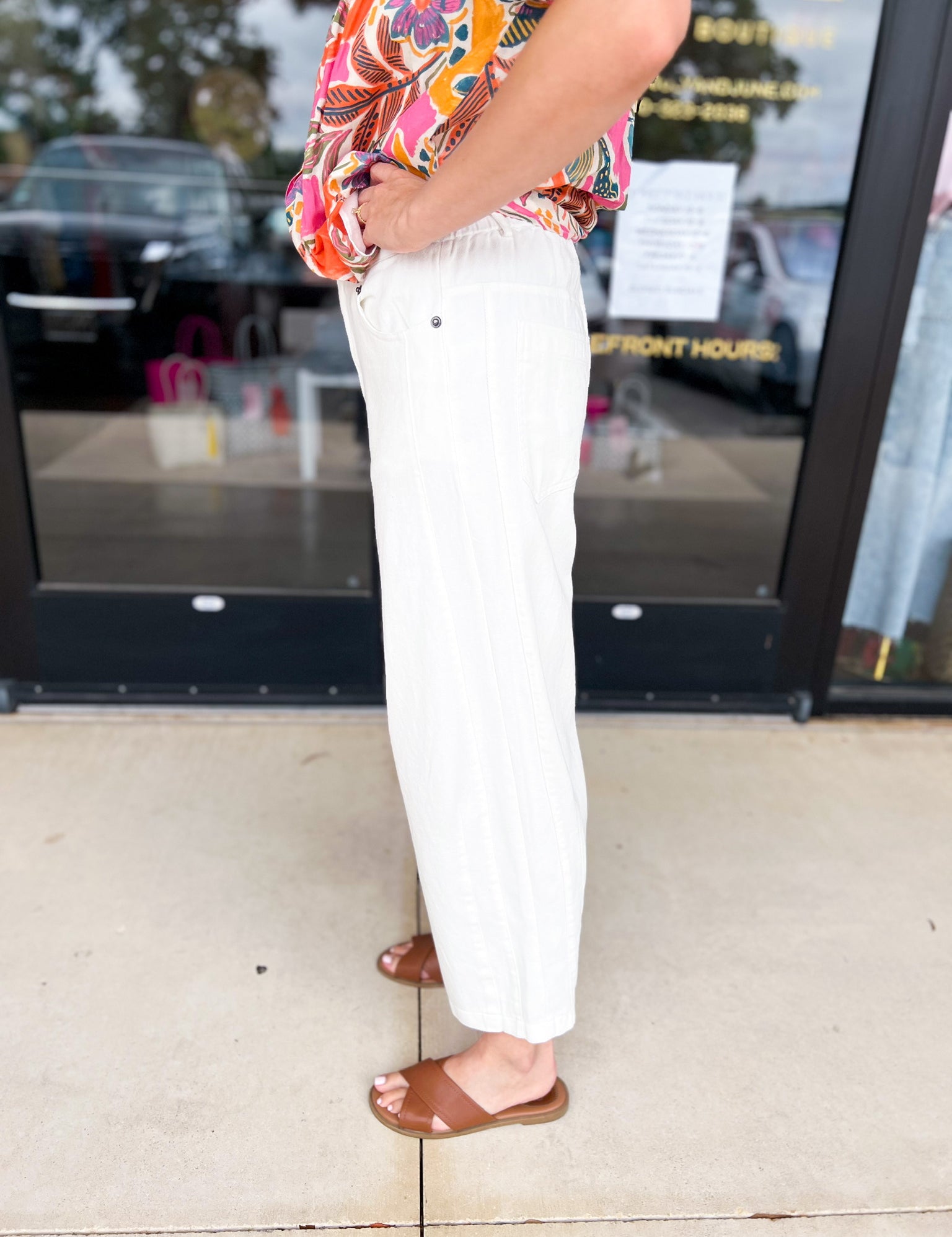 Comfy Barrel Jeans - White-400 Pants-JODIFL-July & June Women's Fashion Boutique Located in San Antonio, Texas