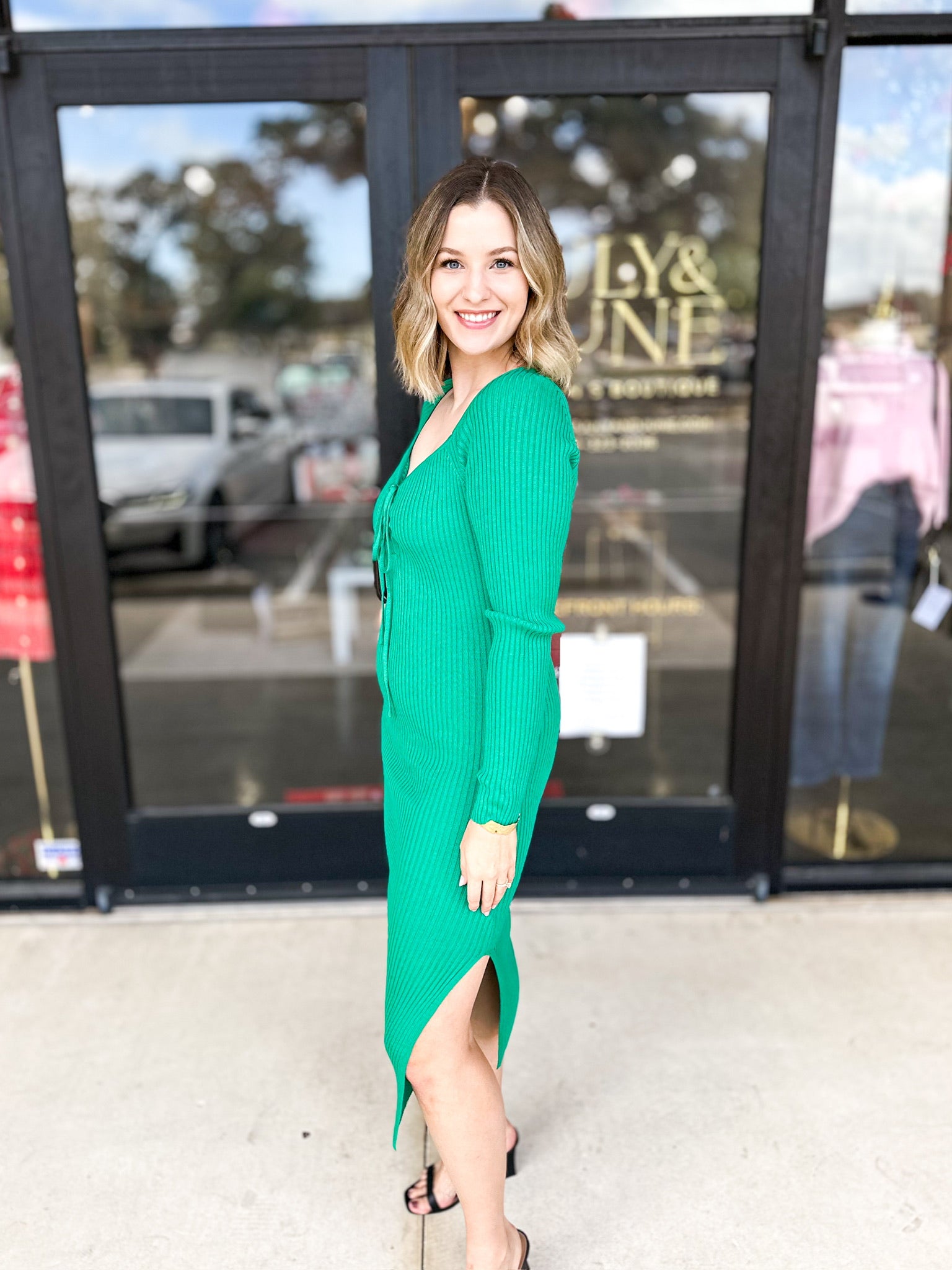 Ribbed Midi Dress -Green-PINK FRIDAY DOORBUSTER- ONLINE-PINK FRIDAY DOORBUSTERS-SKIES ARE BLUE-July & June Women's Fashion Boutique Located in San Antonio, Texas