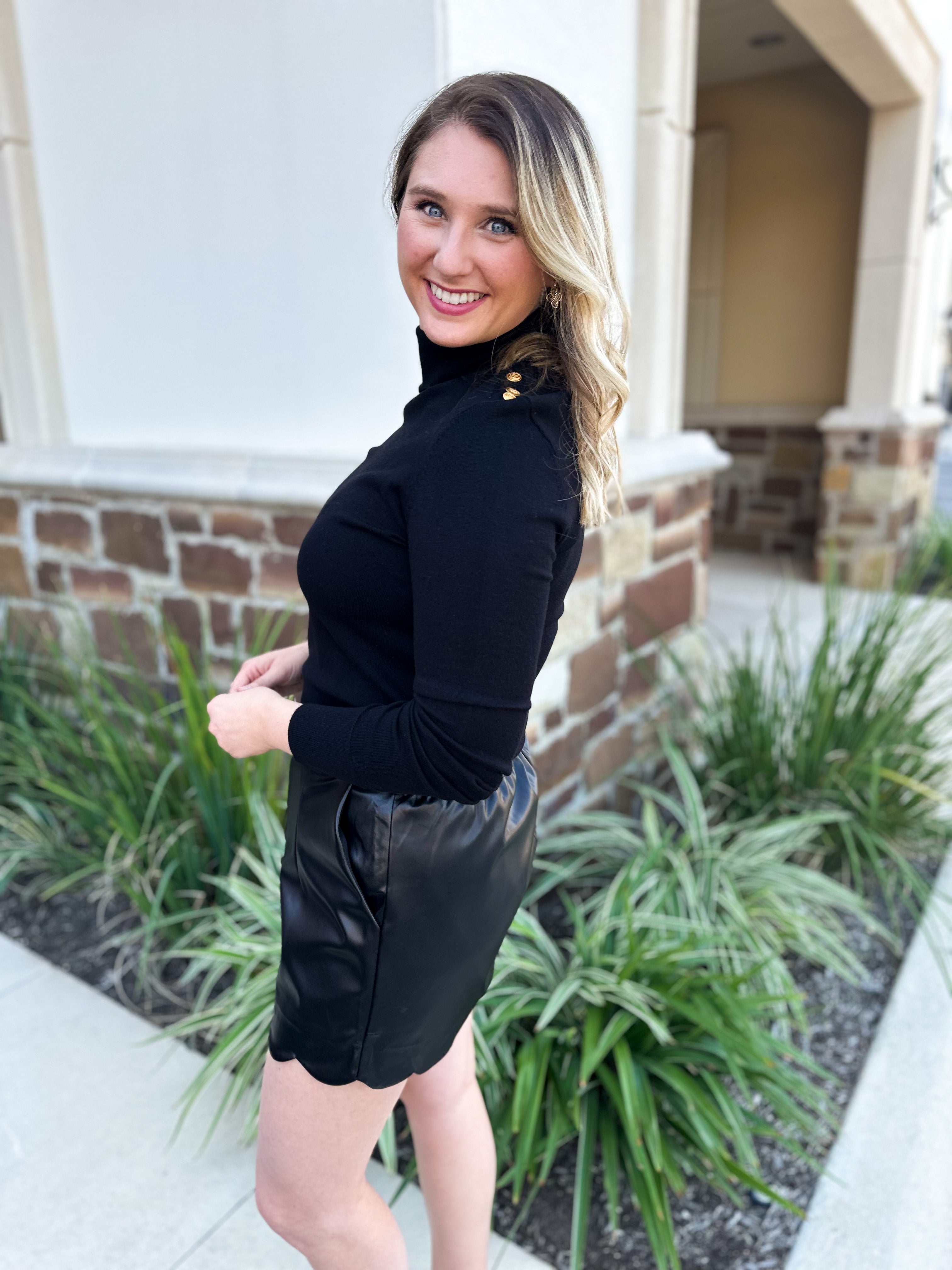 Classic Turtleneck Sweater Top - Black-230 Sweaters/Cardis-SKIES ARE BLUE-July & June Women's Fashion Boutique Located in San Antonio, Texas